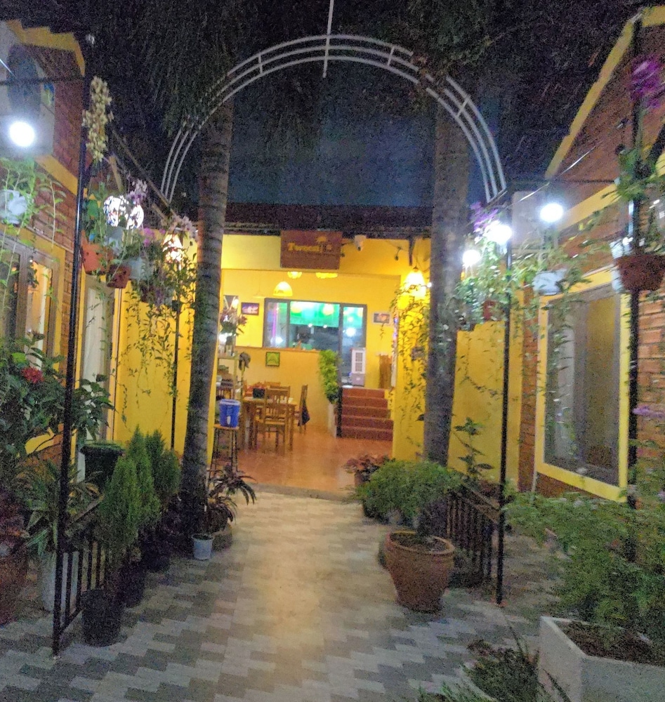 Tween House