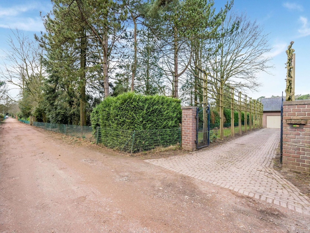 Merksplas Villa With Terrace