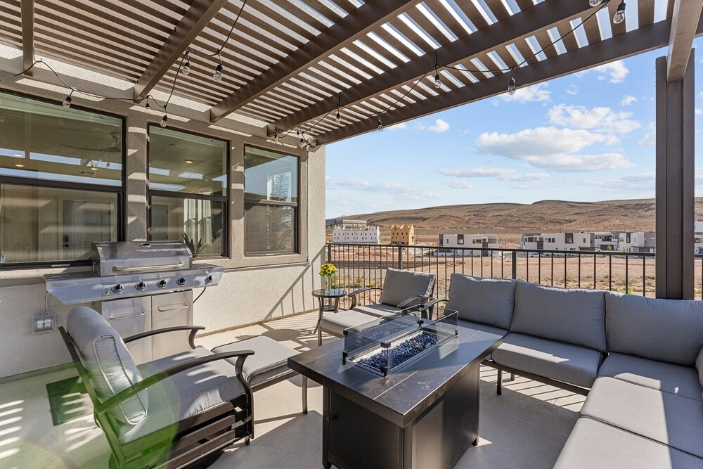 Red Rock Lagoon 3 Bedroom Condo