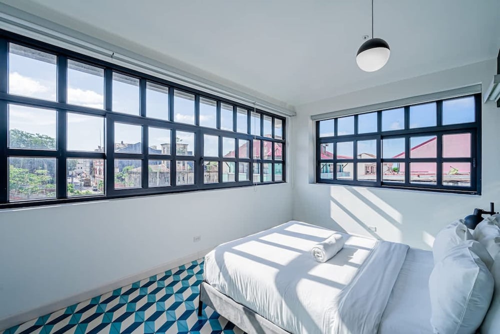 w Amazing 2BR in Santa Ana