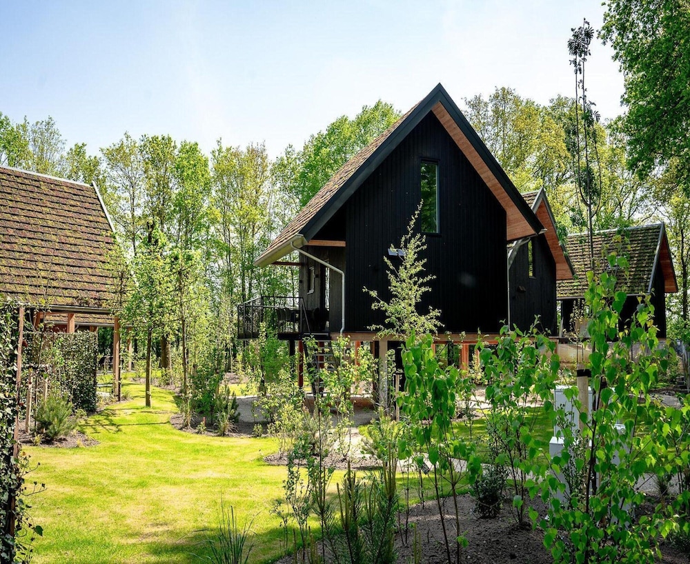 Spacious Holiday Home With Garden