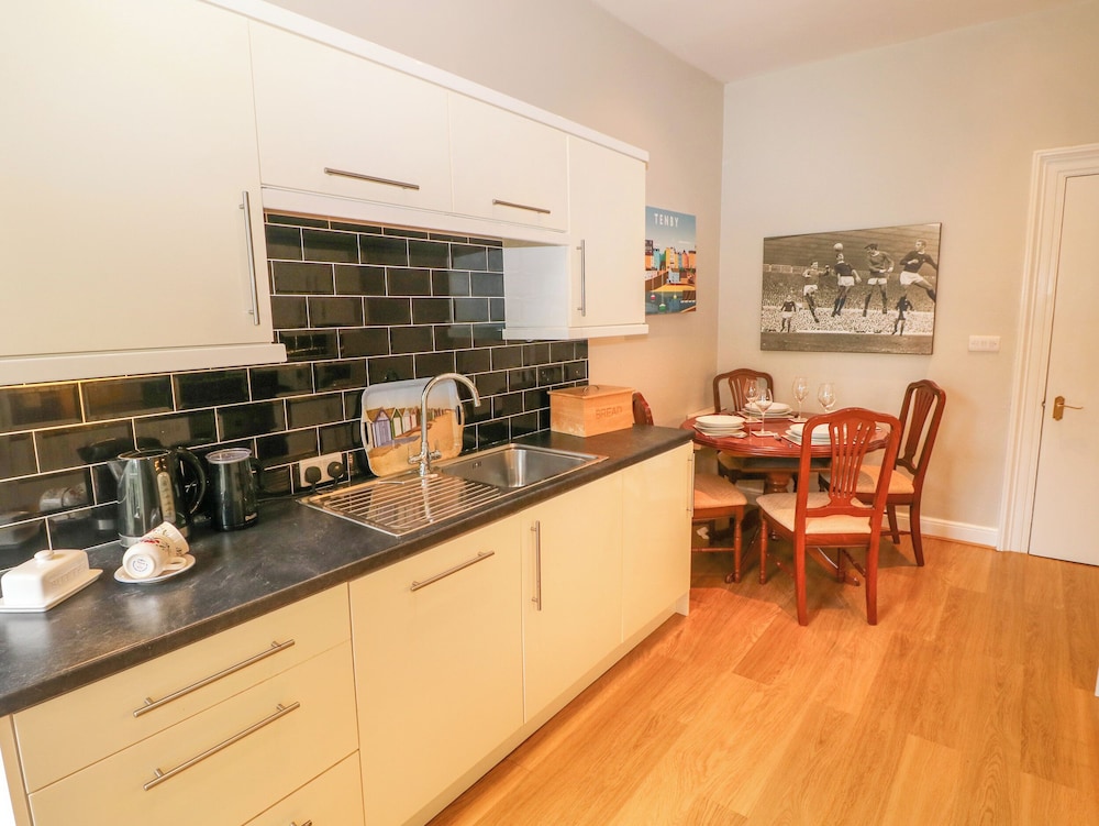 Bay View Apartment