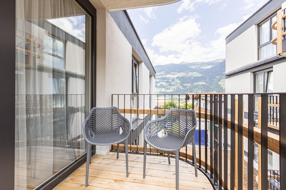 Pleasant Apartment With Shared Pool