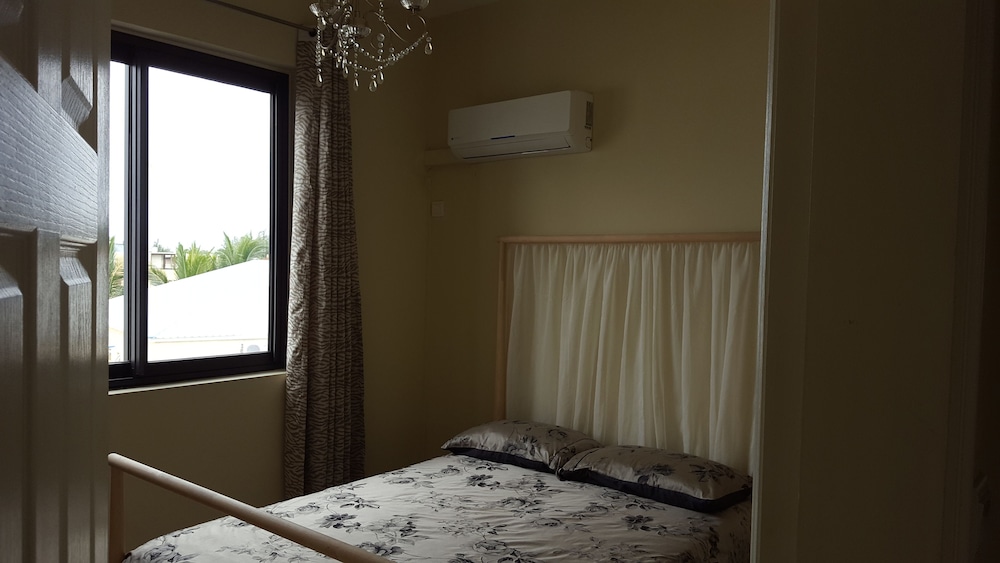 Blue Lagoon Flic en Flac view 2