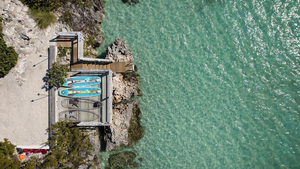 La Mer Villa West Luxury Oceanfront on Sapodilla Bay