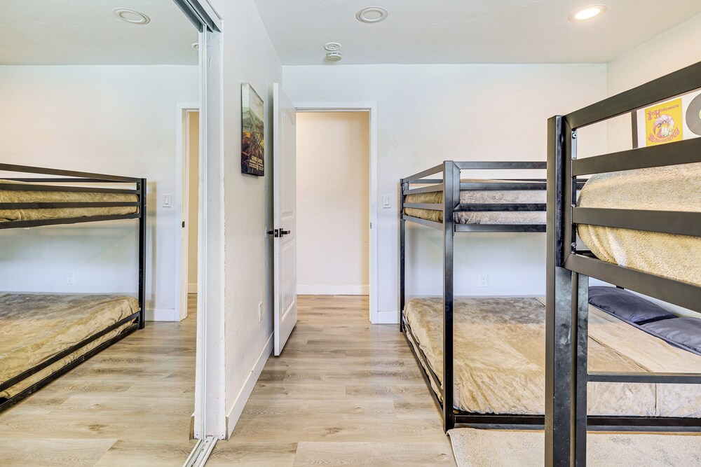 Modern Gem w/ Outdoor Oasis: 5 Mi to Lake Jennings