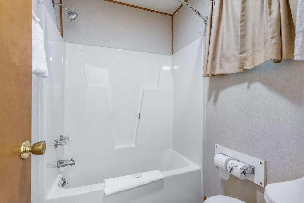 Northway Inn Queensbury - Lake George - Property Image 3