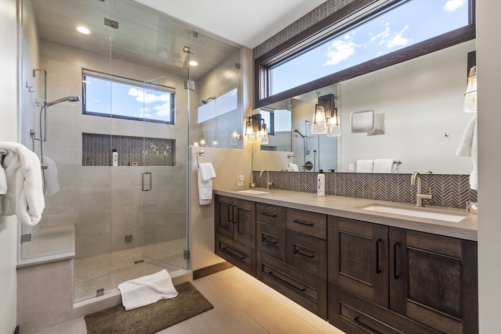 Nine Peaks 4 Bedroom Home