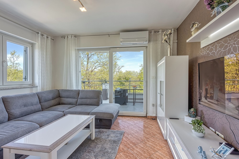 Sea Breeze Residence Mariella