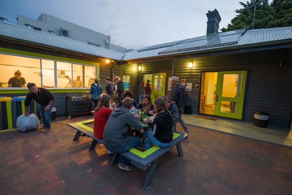 Dunsborough Beachouse YHA Hostel
