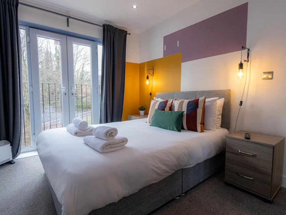 Two Bedrooms Near Hillsborough