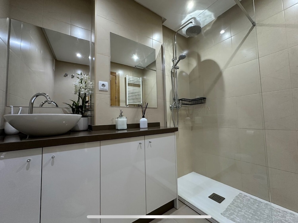 Golf Resort - Apartment - Sleeps4 - Pool - Parking