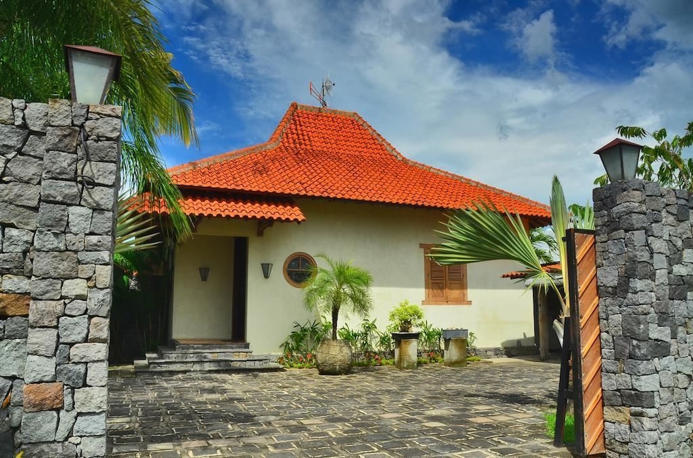 Villa Aquin