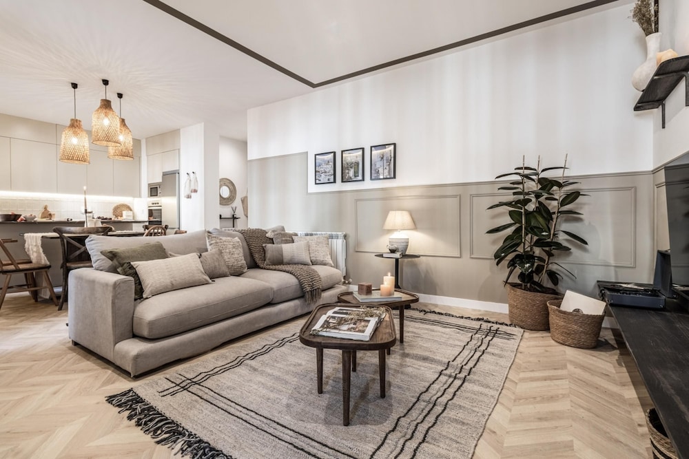 Pedra - 4 Bedrooms in Trafalgar