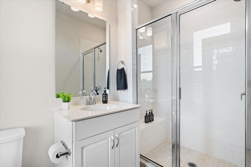 Luxe King 3BR Townhouse in Uptown CLT