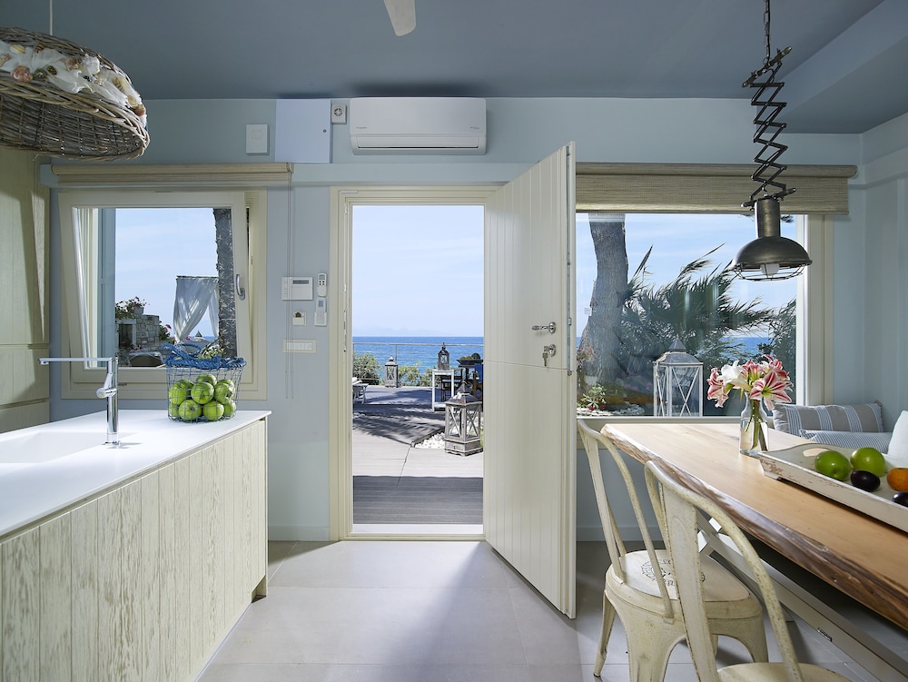 Paradisso Beach Villas view 2