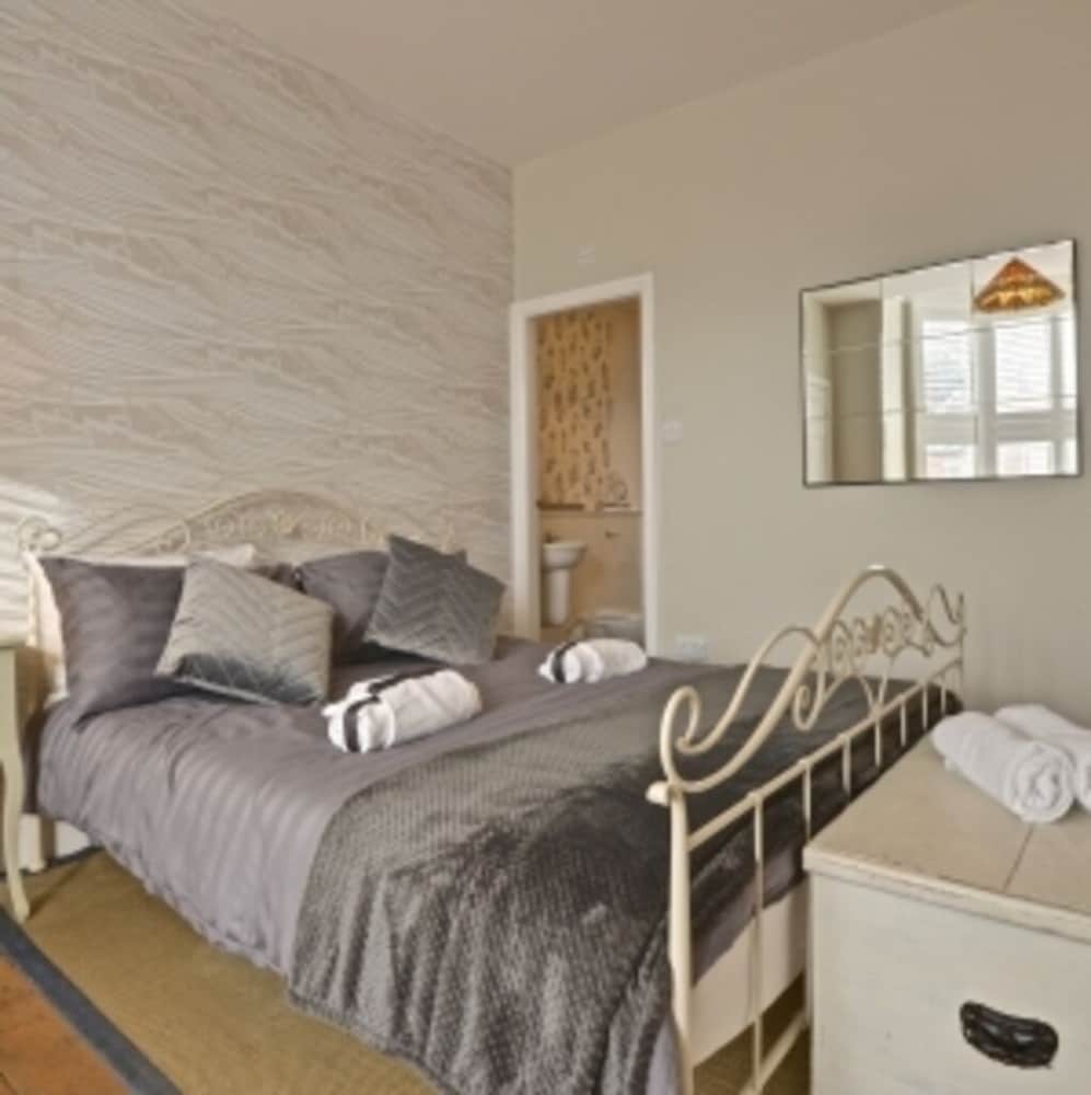 Rockcliffe Boutique 2-bed Apartment in Whitby view 4