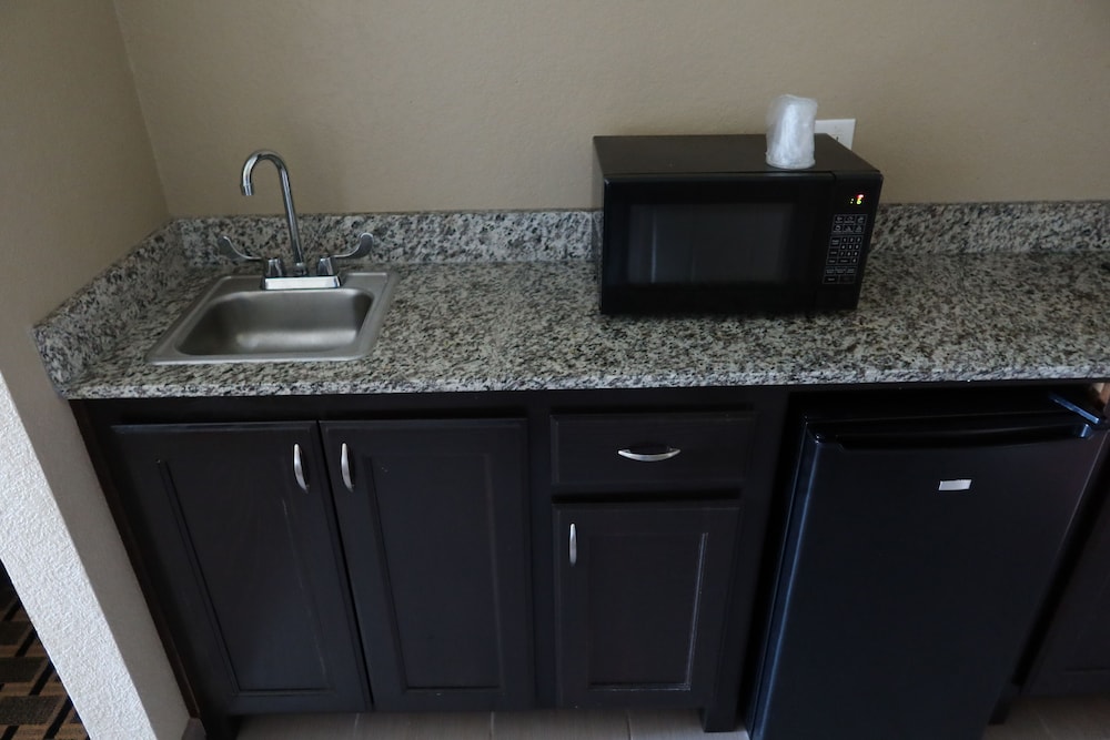 West Worth Inn and Suites