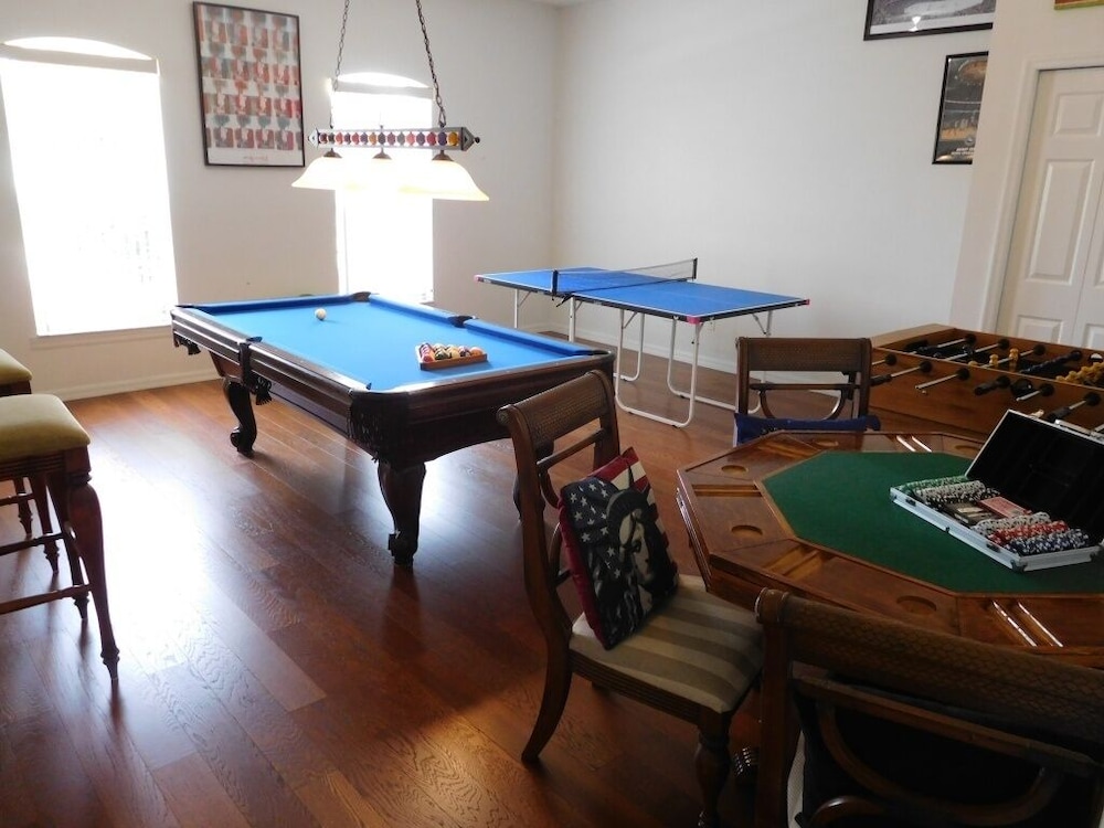 Palm Lake Villa 6 Bedroom Home