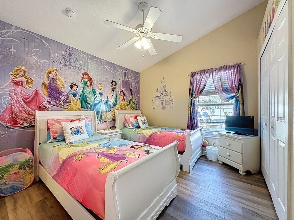 Spacious 4 Bed Villa With Pool/spa And Game Room 4 Bedroom Villa