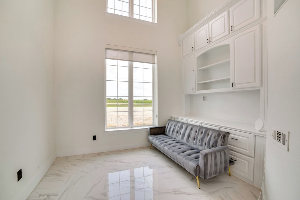 Sprawling Countryside Home in Dallas Area
