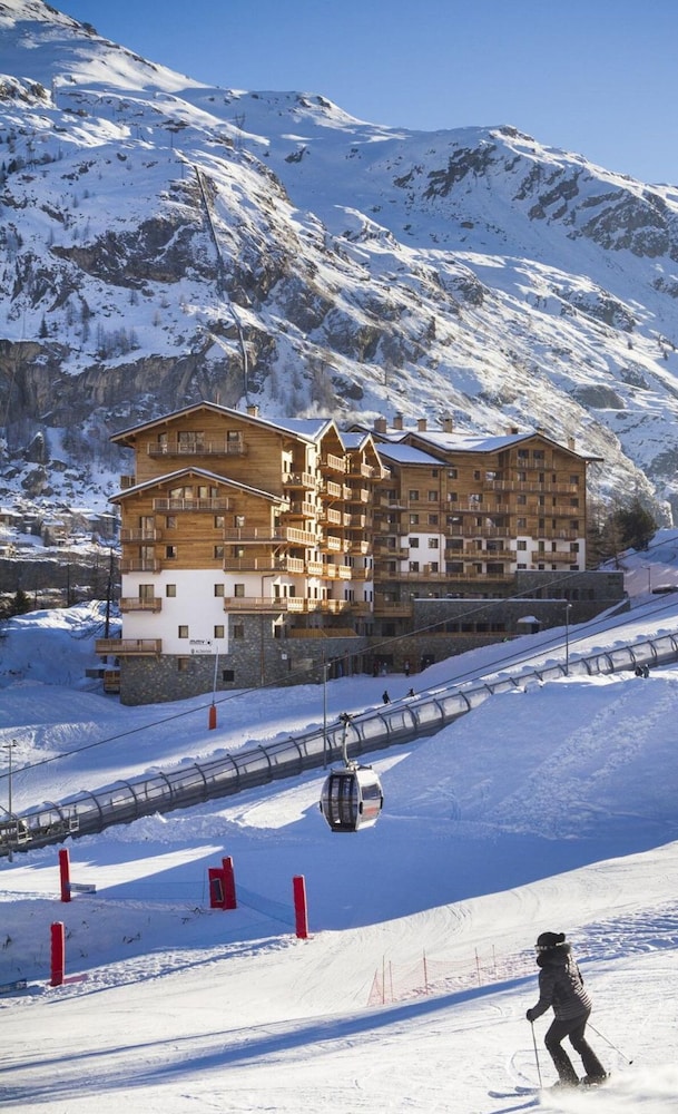 Apartment in Tignes With Slope Access & Spa