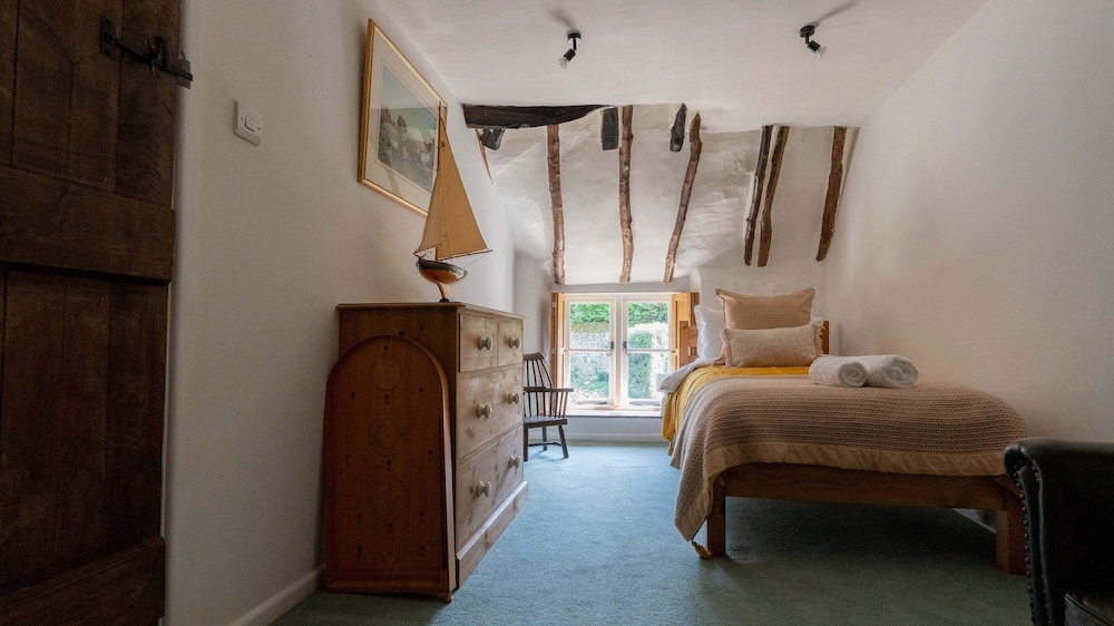 4Bed Thatched Cottage in Oxfordshire