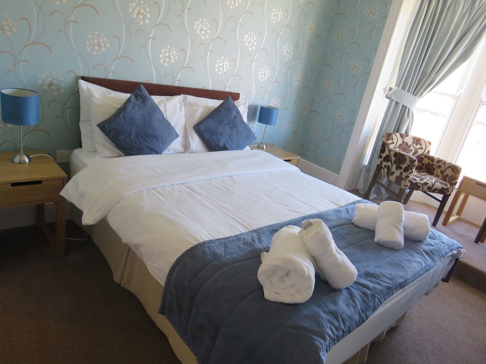 The Queens Arms Hotel