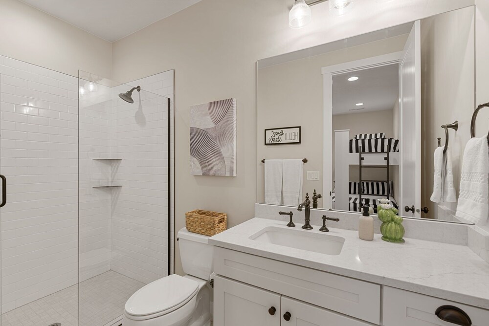 Southwest Manor 5 Bedroom Home