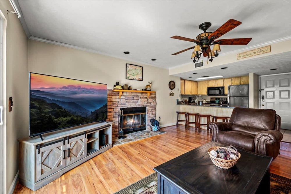 Sleeps 4 Mountains Views Indoor Pool Sauna