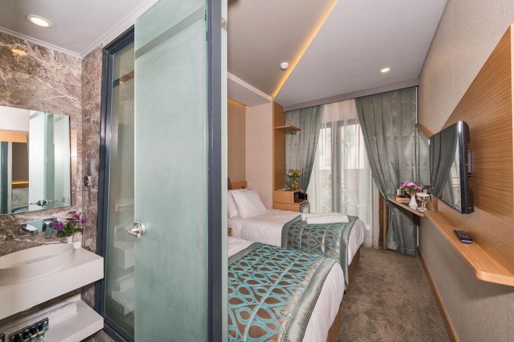 Genova Hotel - Image 46