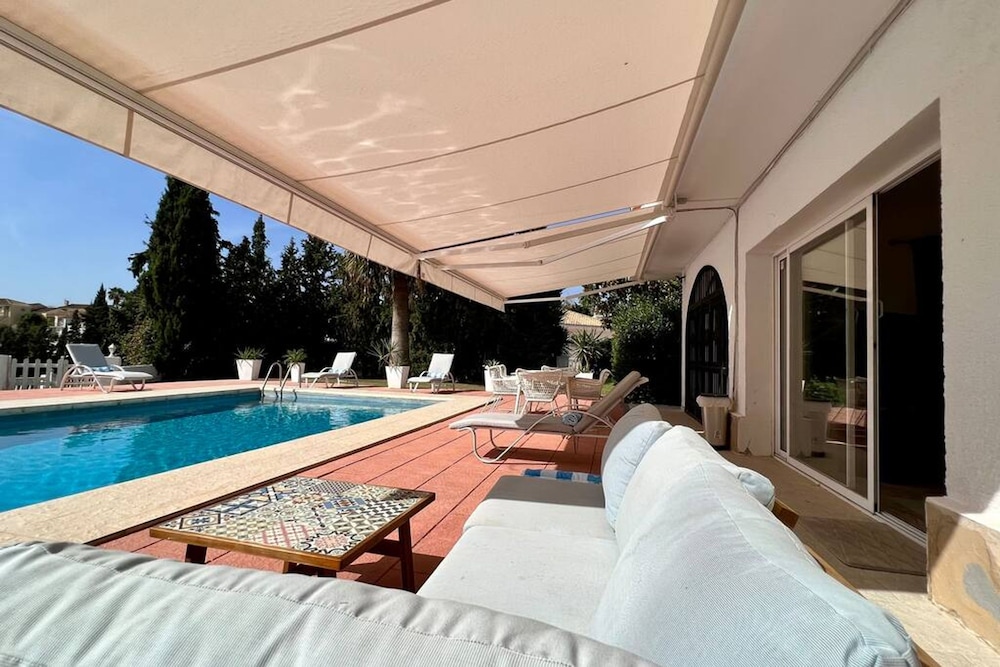 Beautiful Villa With Pool Scenic Views Sleeps 8