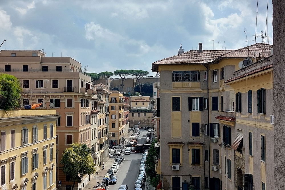 4bnb - Queen Mary Vatican Home