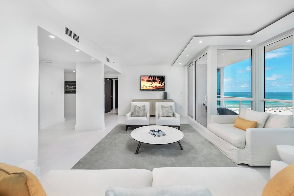 Luxury Vacation Rentals at The Setai by LRMB
