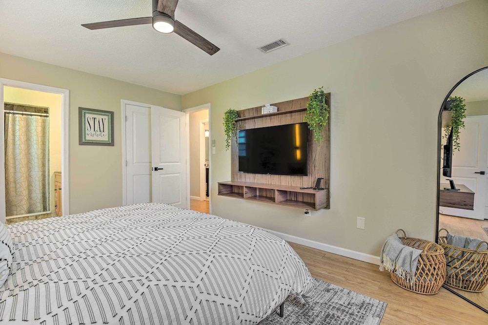 8 Mi to Beaches: Bradenton Home w/ Poolside Oasis! view 2