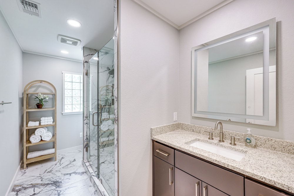 < 1 Mi to Sau: Newly Renovated Home w/ Yard!
