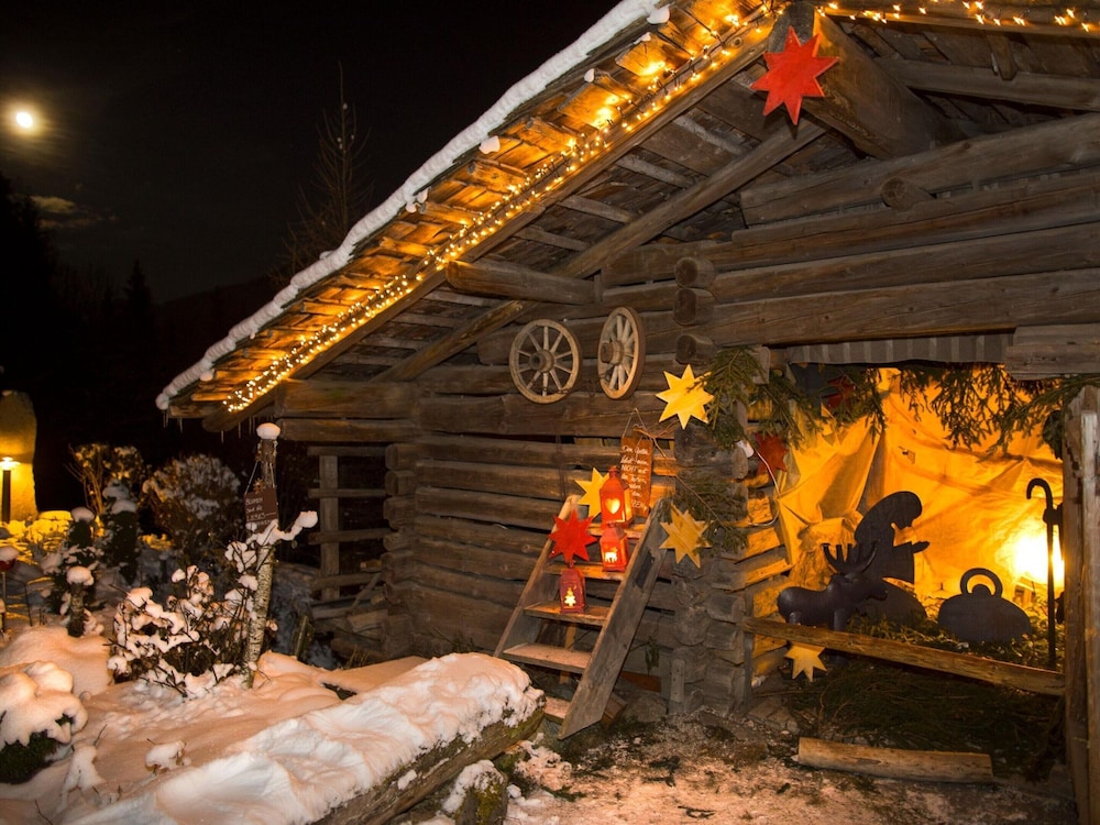 Chalet in Wildkogel Near Ski Slopes & Pool