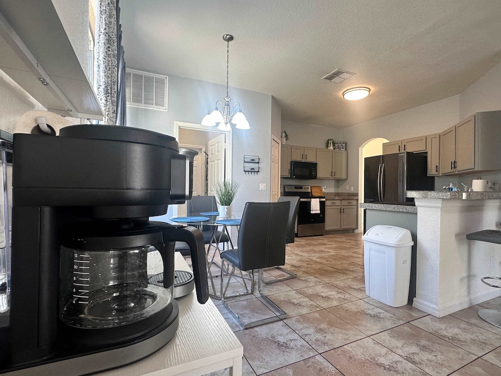 Family Villa 5 Bedroom Near Disney World