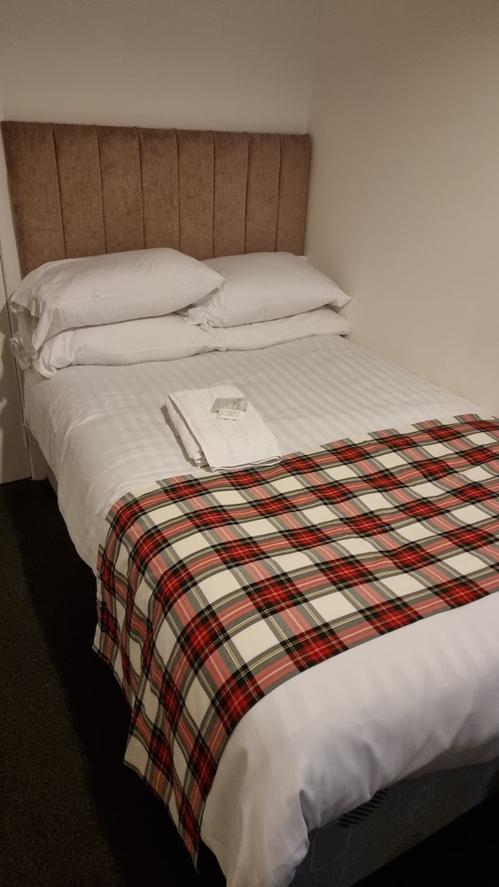 The Hampton Court Guesthouse