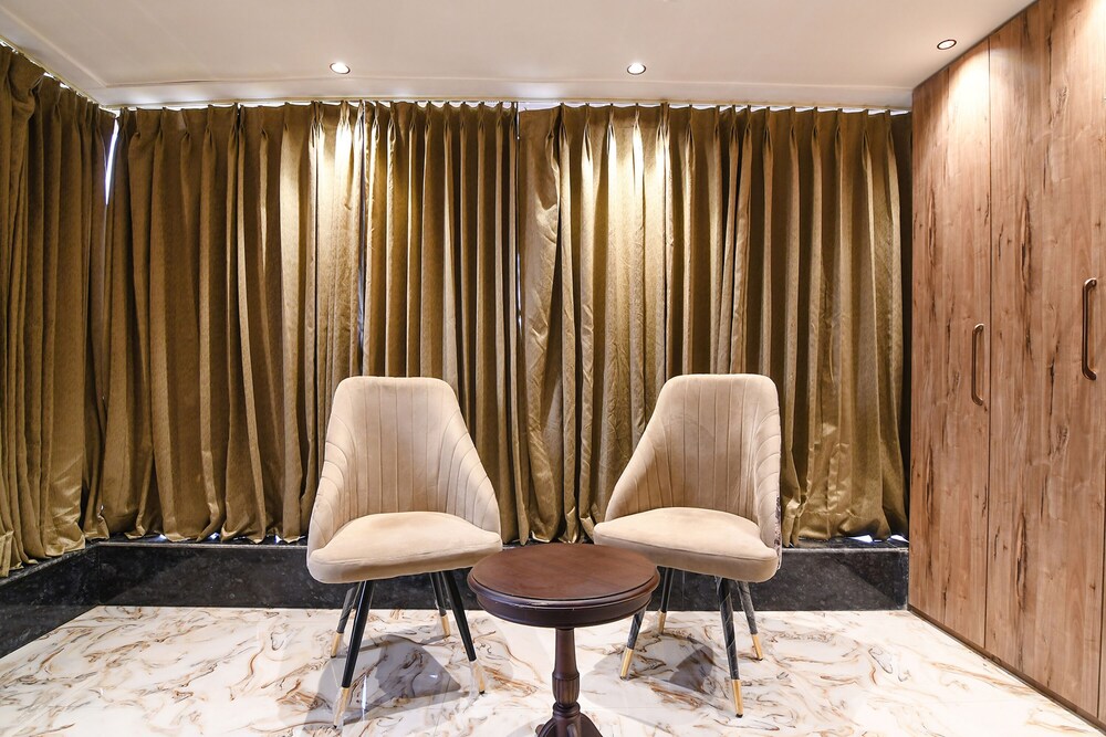 Fabhotel Prime Krishna Regency