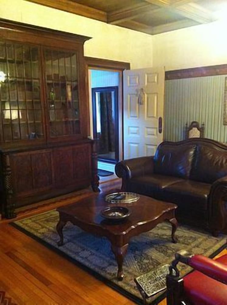 Brockville Vacations - The Noble Suites - Property Image 130