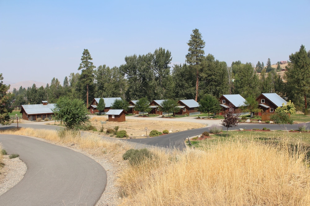 Methow River Lodge & Cabins
