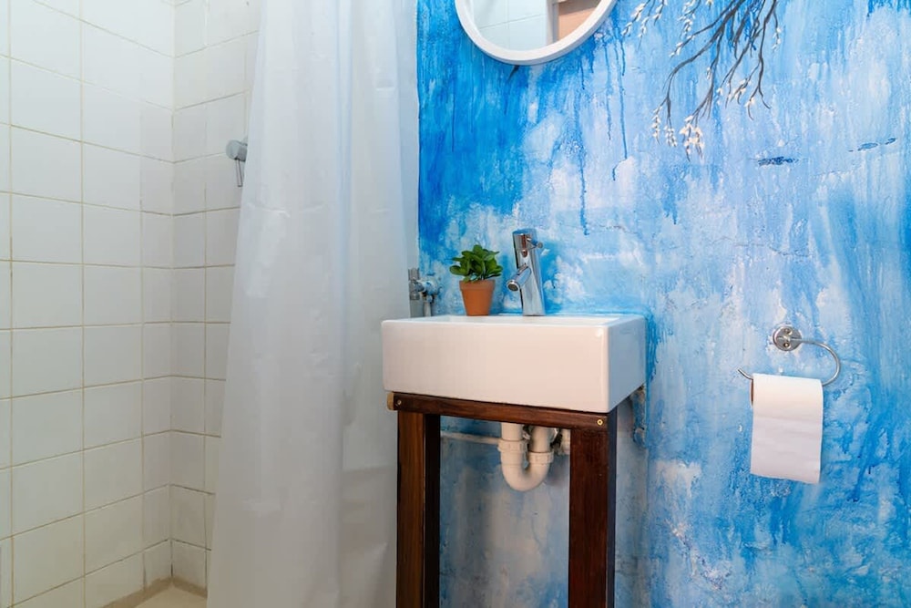 Funky Pet Friendly 2-bedroom Escape Bo-kaap