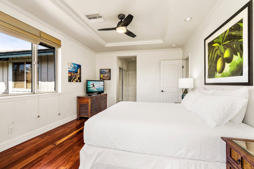Beautiful Townhouse - Great Amenities and Spacious Lanai! Comes With Beach Pass! - Vrkcv