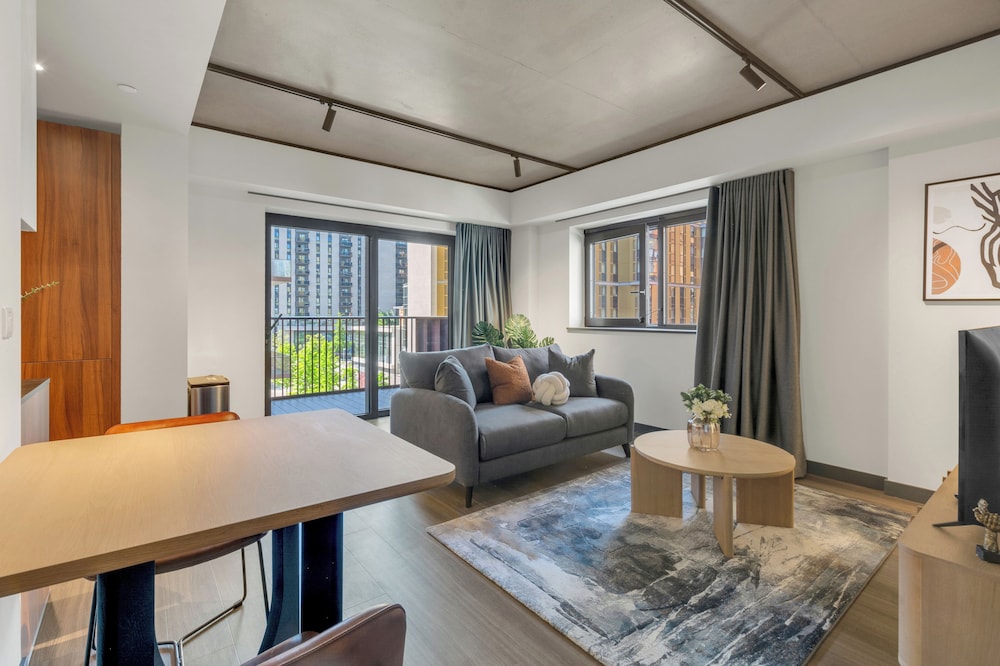 Vibrant Apartments at Luna near Wembley Park by MySquare