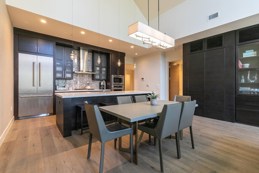 Crystal Bay Penthouse 301 3 Bedroom Condo