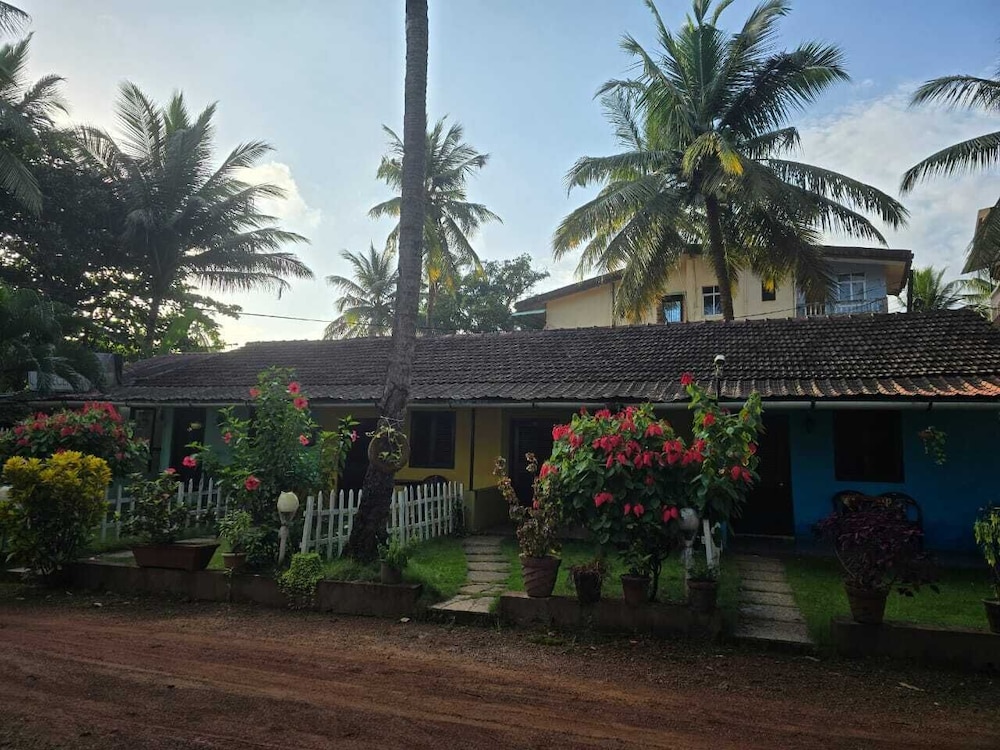 Vinsons Cottages