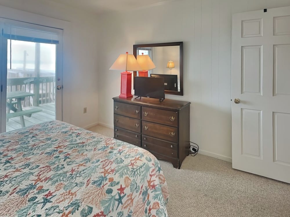 Bright's Beach Front by Topsail Realty
