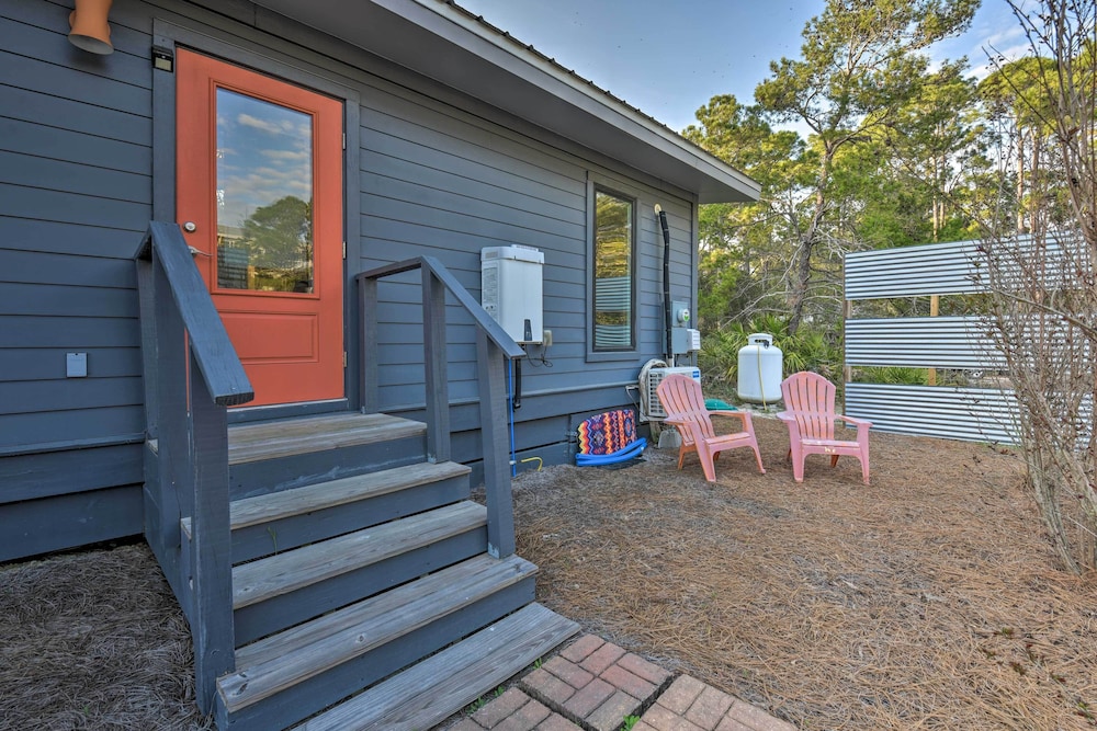 Mid-century Modern Beach Cottage With Fire Pit!