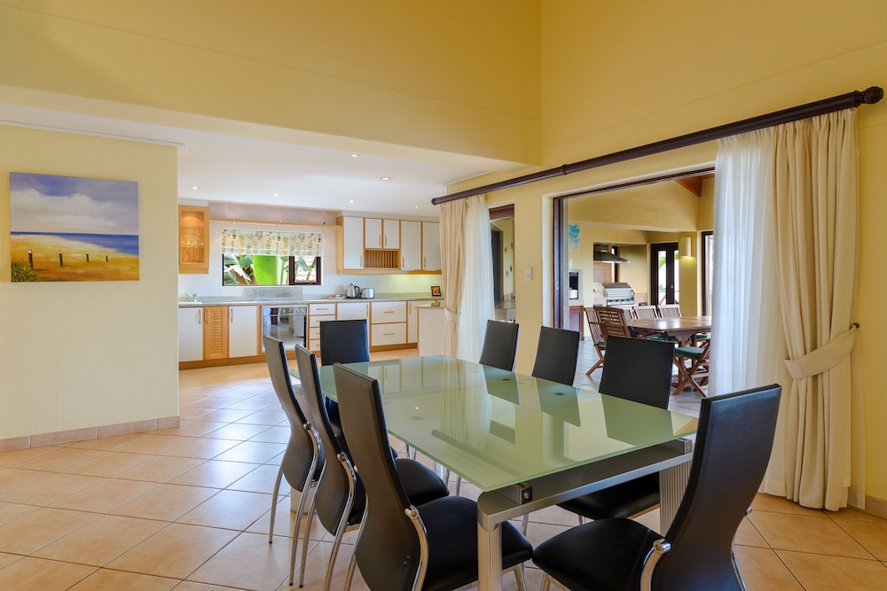 San Lameer Villa Rentals Three Bedroom Luxury 13908